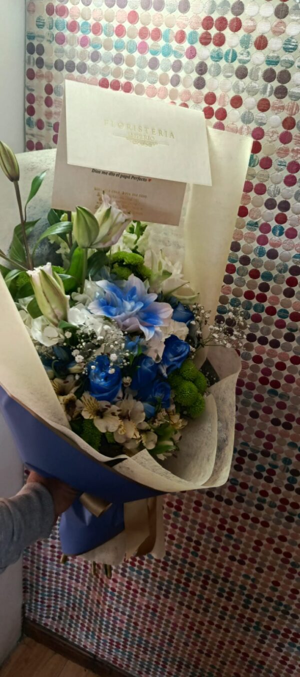 Bouquet Iris Floristería Imperio Bouquet Iris arreglo floral