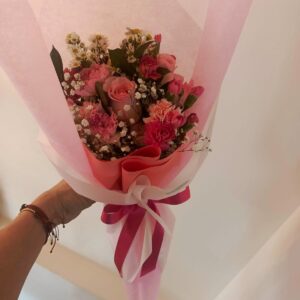 Bouquet Julieta arreglo floral elegante en tonos suaves